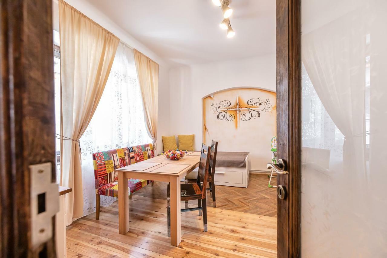 Appartement Saint John'S 22 Braşov Extérieur photo